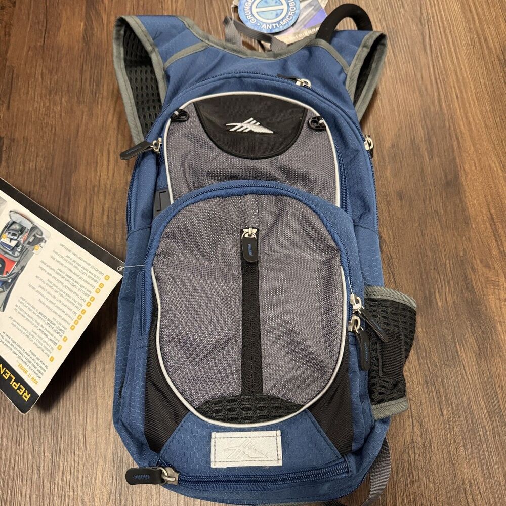 NWT High Sierra Expandable Hydration Pack AirFlow Cooled Back Outdoor Hiking